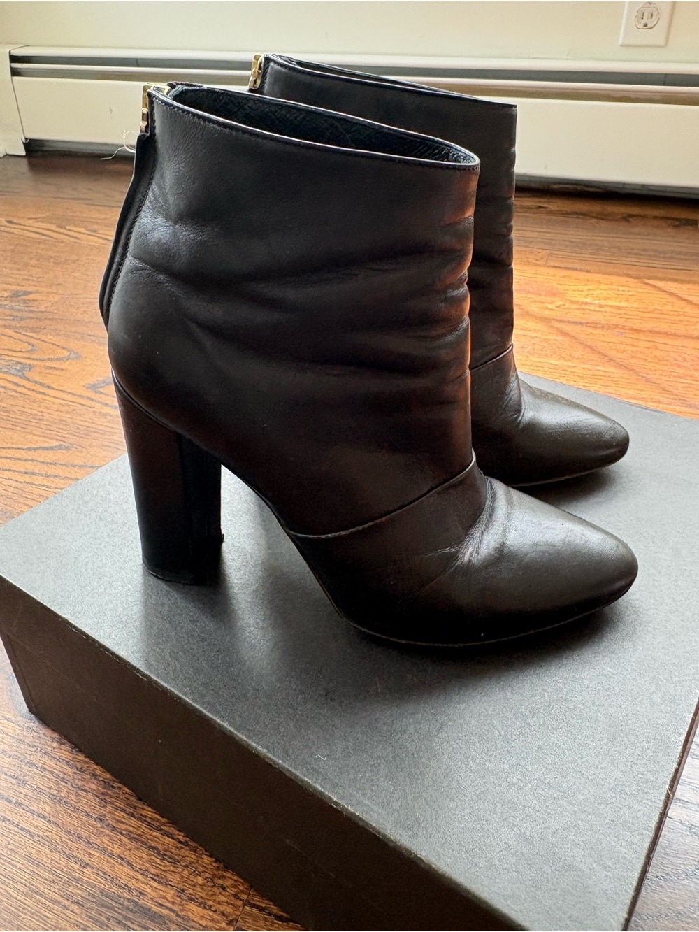 Jcrew Adele E0825 Black Women's Italian Leather Ankle Booties Zip Back Heel 6.5